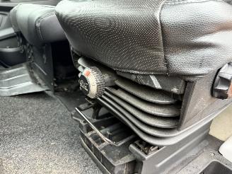 Iveco Daily 35S21V 3.0 352 H2 LUCHTVERING  204PK picture 16