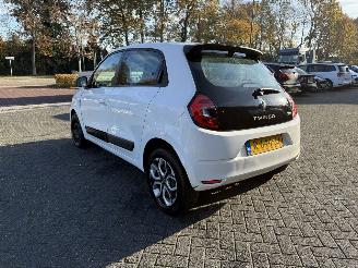 Vaurioauto  passenger cars Renault Twingo R80 E-Tech Equilibre 22 kWh 2022/9