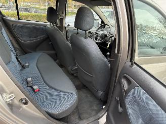 Toyota Yaris 1.3 VVT-i S-Line  AIRCO Hatchback 5-dr. picture 15