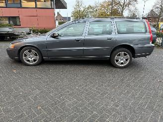 Volvo V-70 2.4 Edition Classic  AUTOMAAT (Stationwagen 5-dr.) picture 2