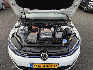Volkswagen e-Golf  picture 9