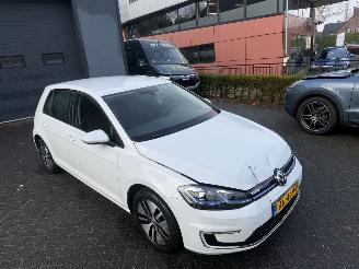 Volkswagen e-Golf  picture 30