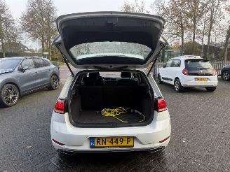 Volkswagen e-Golf  picture 25