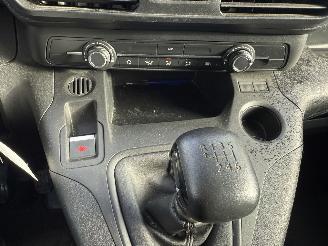 Peugeot Partner 1.2  BENZINE  PureTech Premium picture 24
