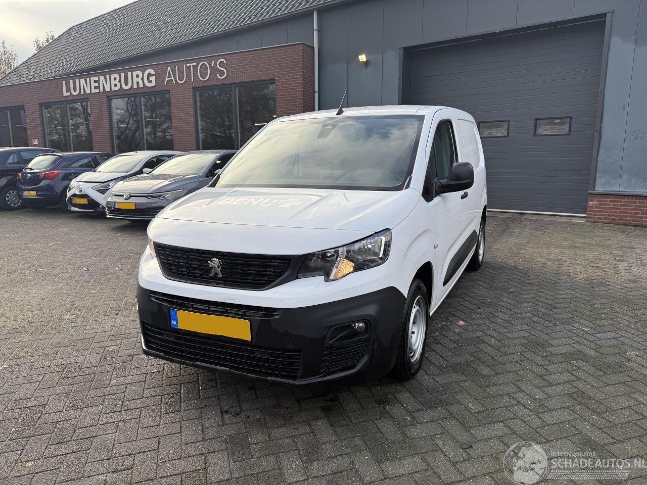 Peugeot Partner 1.2  BENZINE  PureTech Premium