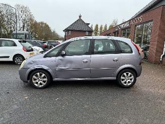 Opel Meriva 1.6-16V Cosmo (MPV 5-dr.) picture 3