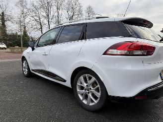 Renault Clio 0.9 TCe Limited  NAVIGATIE  Stationwagen 5-dr. picture 30