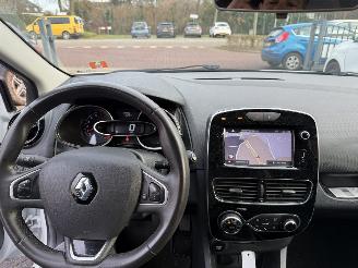 Renault Clio 0.9 TCe Limited  NAVIGATIE  Stationwagen 5-dr. picture 29