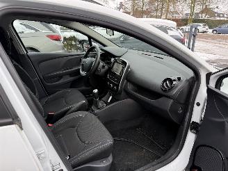 Renault Clio 0.9 TCe Intens  NAVIGATIE Stationwagen 5-dr. picture 12