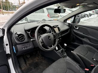 Renault Clio 0.9 TCe Intens  NAVIGATIE Stationwagen 5-dr. picture 15