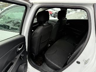 Renault Clio 0.9 TCe Intens  NAVIGATIE Stationwagen 5-dr. picture 14