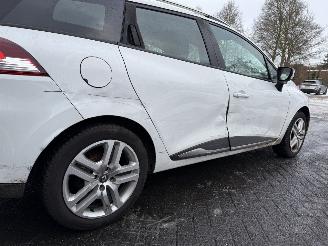 Renault Clio 0.9 TCe Intens  NAVIGATIE Stationwagen 5-dr. picture 13