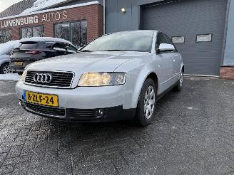 skadebil auto Audi A4 2.0 FSI  LEER Sedan 4-dr. 2004/2