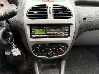 Peugeot 206 1.4 Génération (Hatchback 3-dr.) picture 17