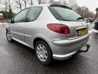 Peugeot 206 1.4 Génération (Hatchback 3-dr.) picture 9
