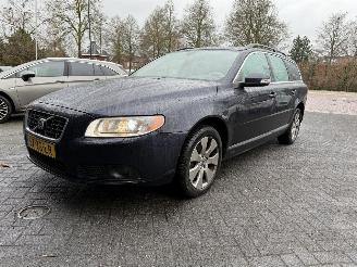 Damaged car Volvo V-70 2.5T Summum  AUTOMAAT LEER  Stationwagen 5-dr. 2008/1