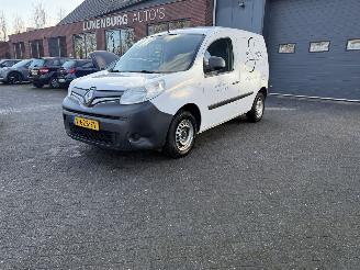 krockskadad bil bedrijf Renault Kangoo 1.5 dCi 75 Energy Comfort 2017/4