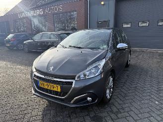 skadebil auto Peugeot 208 1.2 PureTech Allure (Hatchback 5-dr.) 2015/11