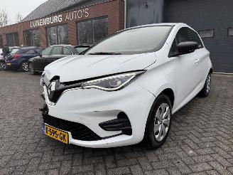 damaged passenger cars Renault Zoé - R110 Life Carshare 52 kWh  KOOP ACCU- GEEN HUUR ACCU 2020/12
