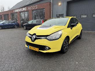 Auto incidentate Renault Clio 0.9 TCe Expression (Hatchback 5-dr.) 2013/2