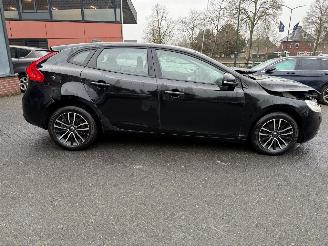 Volvo V-40 2.0 D2 Kinetic (Hatchback 5-dr.) picture 5