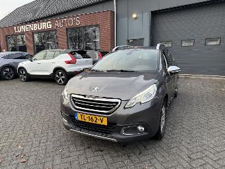 krockskadad bil auto Peugeot 2008 1.2 PureTech Féline (SUV 5-dr.) 2016/5