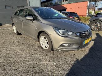 Opel Astra 1.4 Business+ picture 2