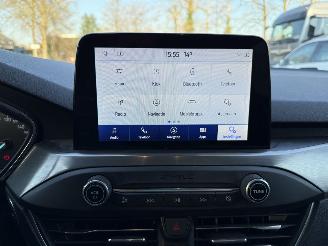 Ford Focus 1.0 EcoBoost Titanium Business picture 32