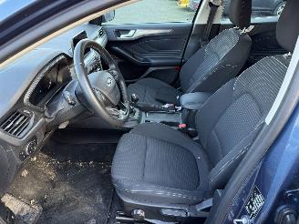 Ford Focus 1.0 EcoBoost Titanium Business picture 24