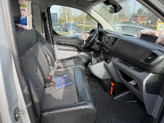 Peugeot Expert 2.0 BlueHDI 120 Premium Pack picture 22