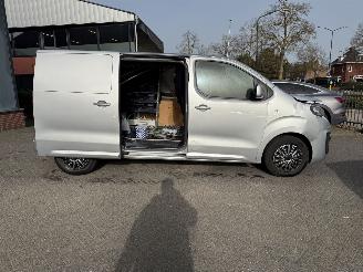 Peugeot Expert 2.0 BlueHDI 120 Premium Pack picture 23