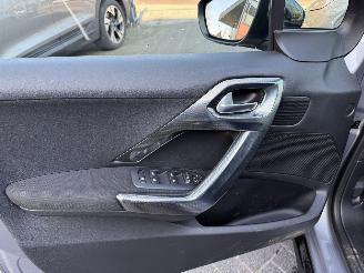 Peugeot 2008 1.2 PureTech Allure (SUV 5-dr.) picture 14