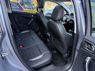 Peugeot 2008 1.2 PureTech Allure (SUV 5-dr.) picture 24