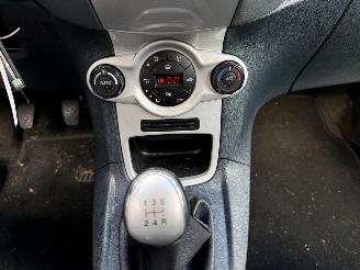 Ford Fiesta 1.25 Ghia (Hatchback 5-dr.) picture 16