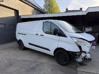 krockskadad bil bedrijf Ford Transit Custom 290 2.0 TDCI L2H1 2 SCHUIFDEUREN Ambiente 2016/9