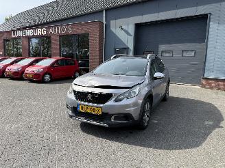 damaged passenger cars Peugeot 2008 1.2 PureTech  AUTOMAAT Allure  CROSSWAY  (SUV 5-dr.) 2017/5