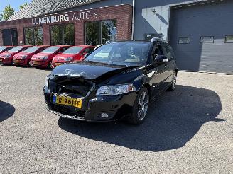 skadebil auto Volvo V-50 2.0F Business Edition  LEER (Stationwagen 5-dr.) 2011/10