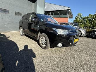 Coche accidentado Mitsubishi Outlander 2.0 PHEV Business Edition 2015/4