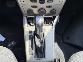 Opel Astra 1.8 Temptation  AUTOMAAT (Hatchback 5-dr.) picture 3