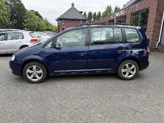 Volkswagen Touran 1.6-16V FSI Business (MPV 5-dr.) picture 2