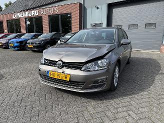 skadebil auto Volkswagen Golf 1.0 TSI Business Edition Connected 2016/1