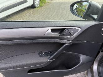 Volkswagen Golf 1.0 TSI Business Edition Connected picture 13