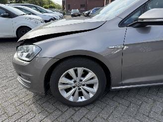 Volkswagen Golf 1.0 TSI Business Edition Connected picture 12