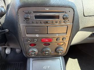 Alfa Romeo GT 2.0 JTS Distinctive picture 13