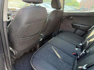 Kia Venga 1.4 CVVT 20th Anniversary (MPV 5-dr.) picture 20
