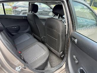 Hyundai I-20 1.2i i-Deal (Hatchback 5-dr.) picture 19
