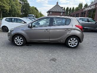 Hyundai I-20 1.2i i-Deal (Hatchback 5-dr.) picture 2