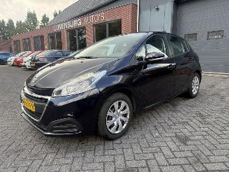 skadebil auto Peugeot 208 1.2 PureTech Active  AUTOMAAT (Hatchback 5-dr.) 2017/1