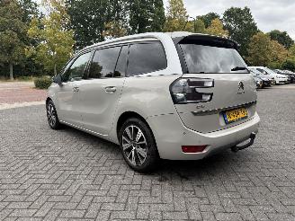 Citroën C4-picasso Grand  1.2 PureTech (MPV 5-dr.) picture 3