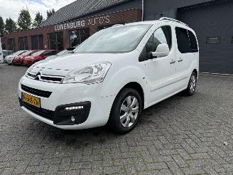 Voiture accidenté Citroën Berlingo 1.2 PureTech Feel (MPV 5-dr.) 2017/11